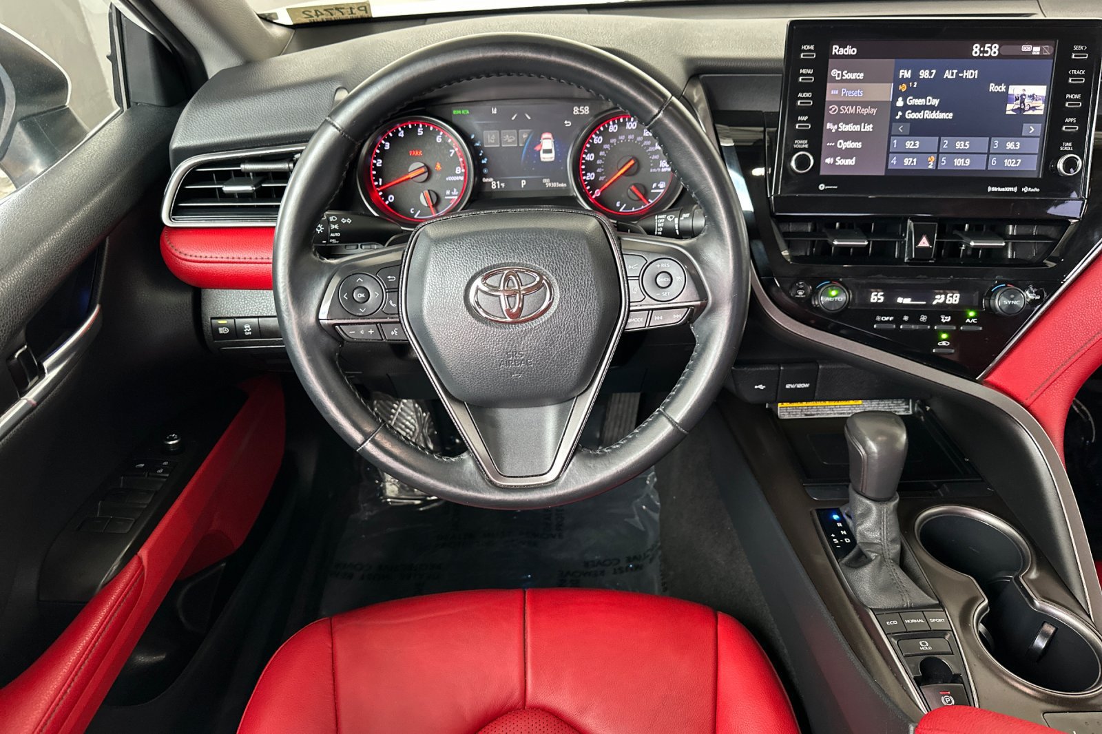 Used 2021 Toyota Camry XSE w/ Carpet Mat Package (TMS) FWD image 17