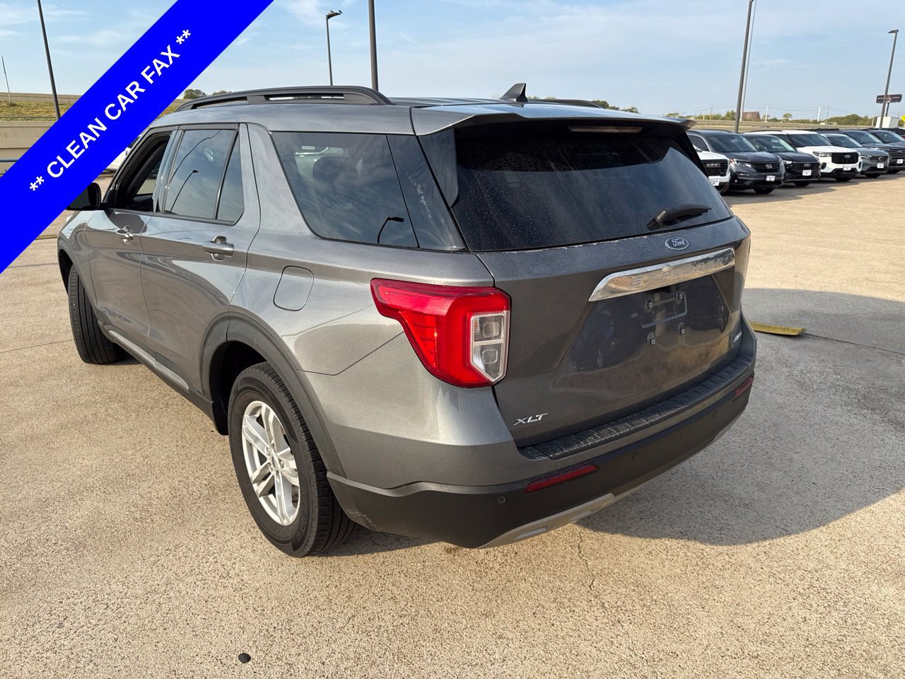 Used 2023 Ford Explorer XLT w/ Equipment Group 202A AWD/4WD image 9