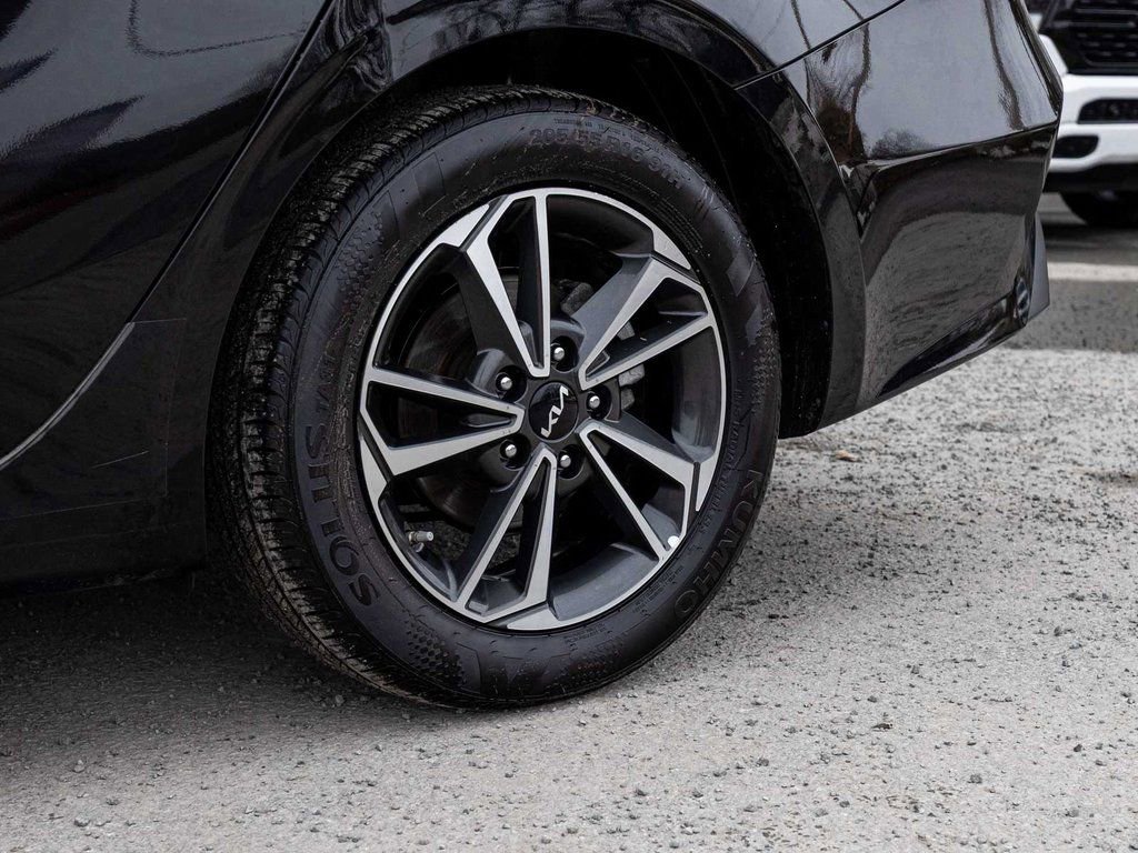 Used 2023 Kia Forte LXS image 8