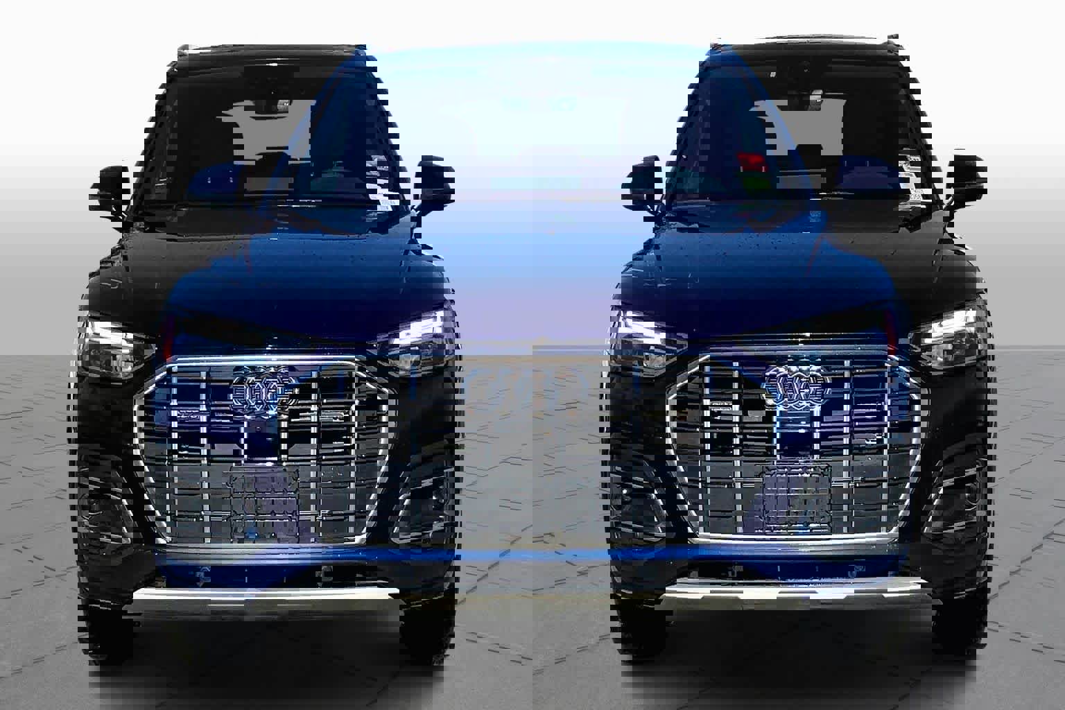 Used 2021 Audi Q5 Premium Plus w/ Premium Plus Package image 4