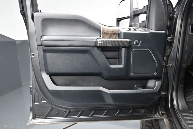 Used 2018 Ford F250 Lariat w/ Lariat Ultimate Package AWD/4WD image 17