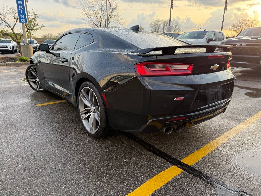 Used 2016 Chevrolet Camaro SS RWD image 3