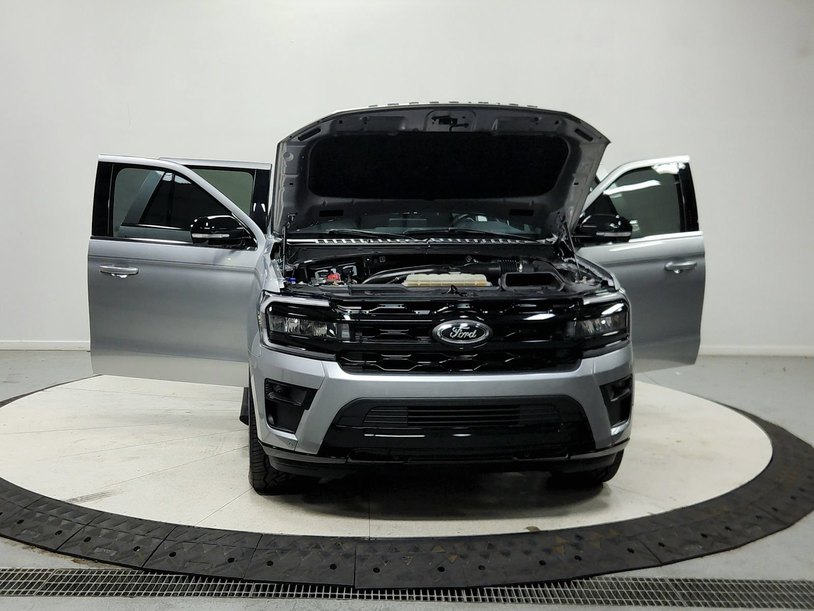 Used 2024 Ford Expedition Limited RWD image 11