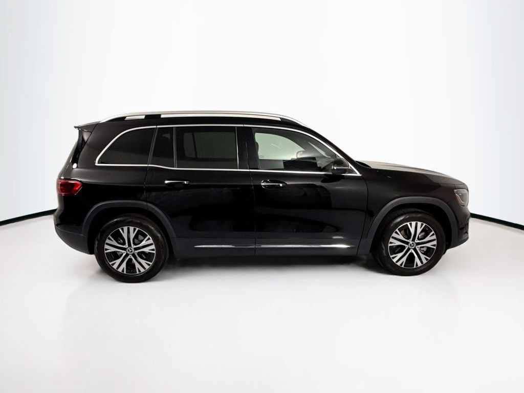 Certified 2025 Mercedes-Benz GLB 250 4MATIC image 4