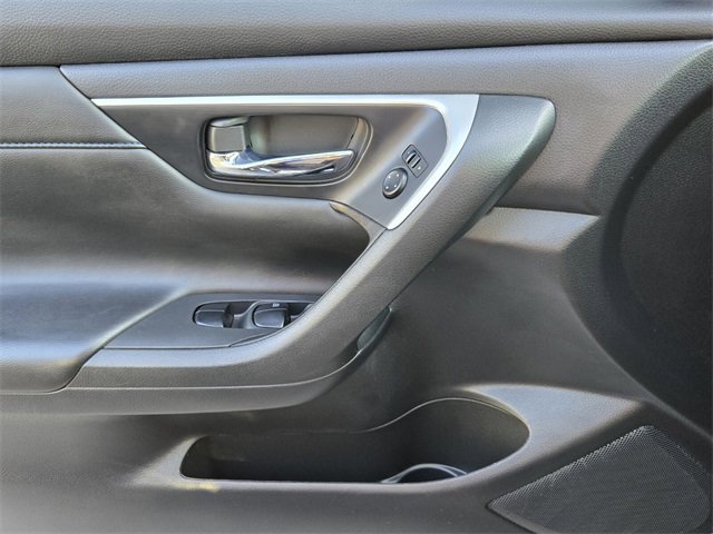 Used 2017 Nissan Altima 3.5 SR w/ Interior Lighting Package image 28