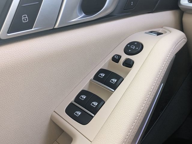 Used 2022 BMW X5 xDrive40i w/ Executive Package image 22