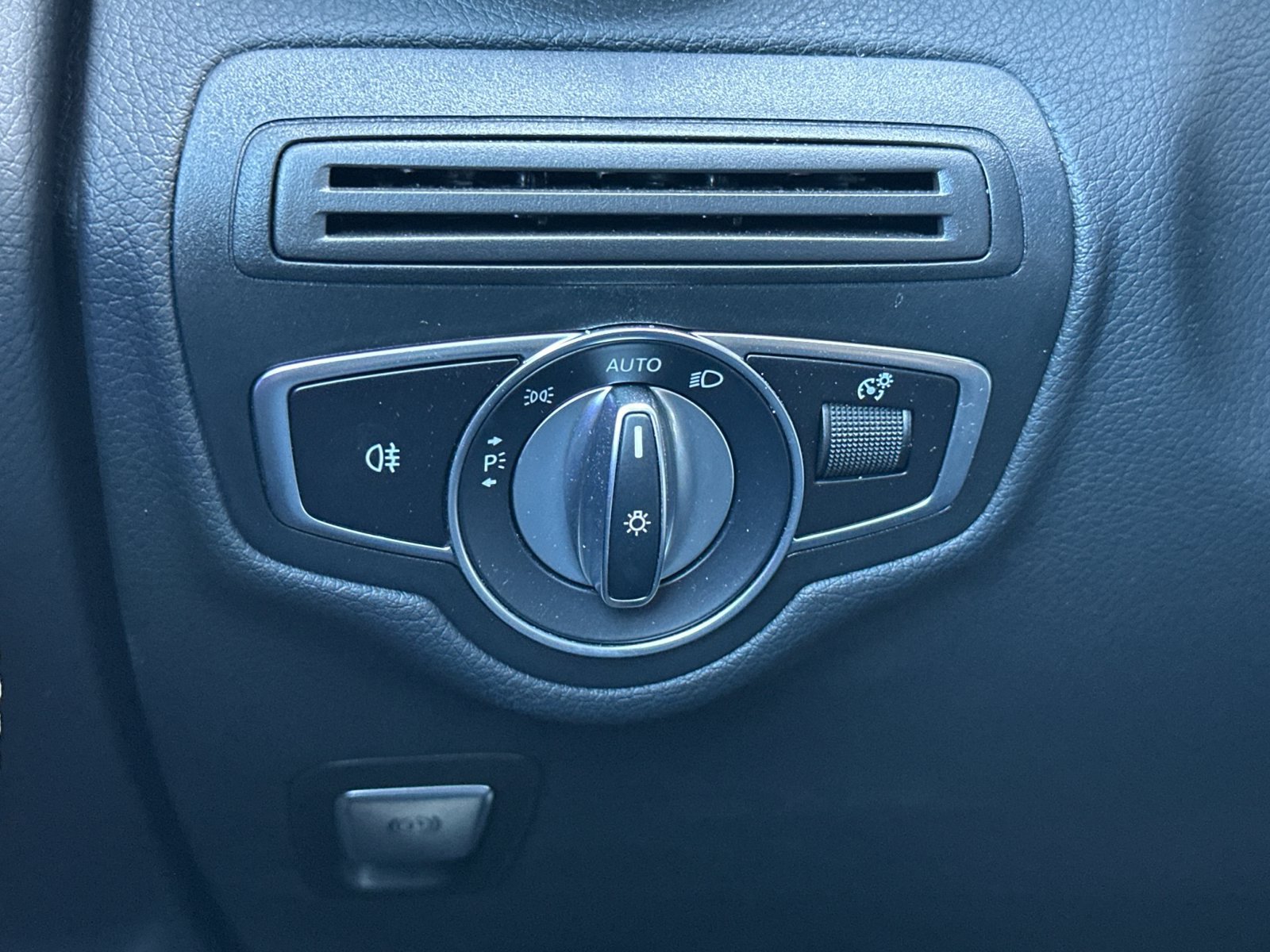 Certified 2020 Mercedes-Benz GLC 300 image 33