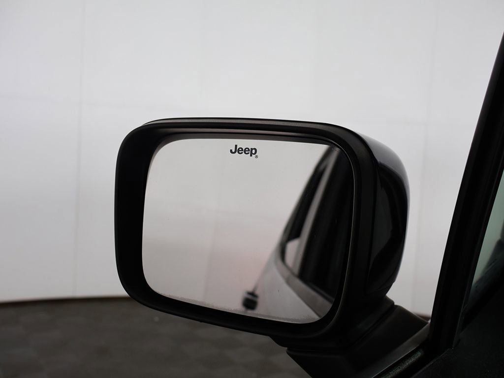 Used 2018 Jeep Renegade Latitude image 33