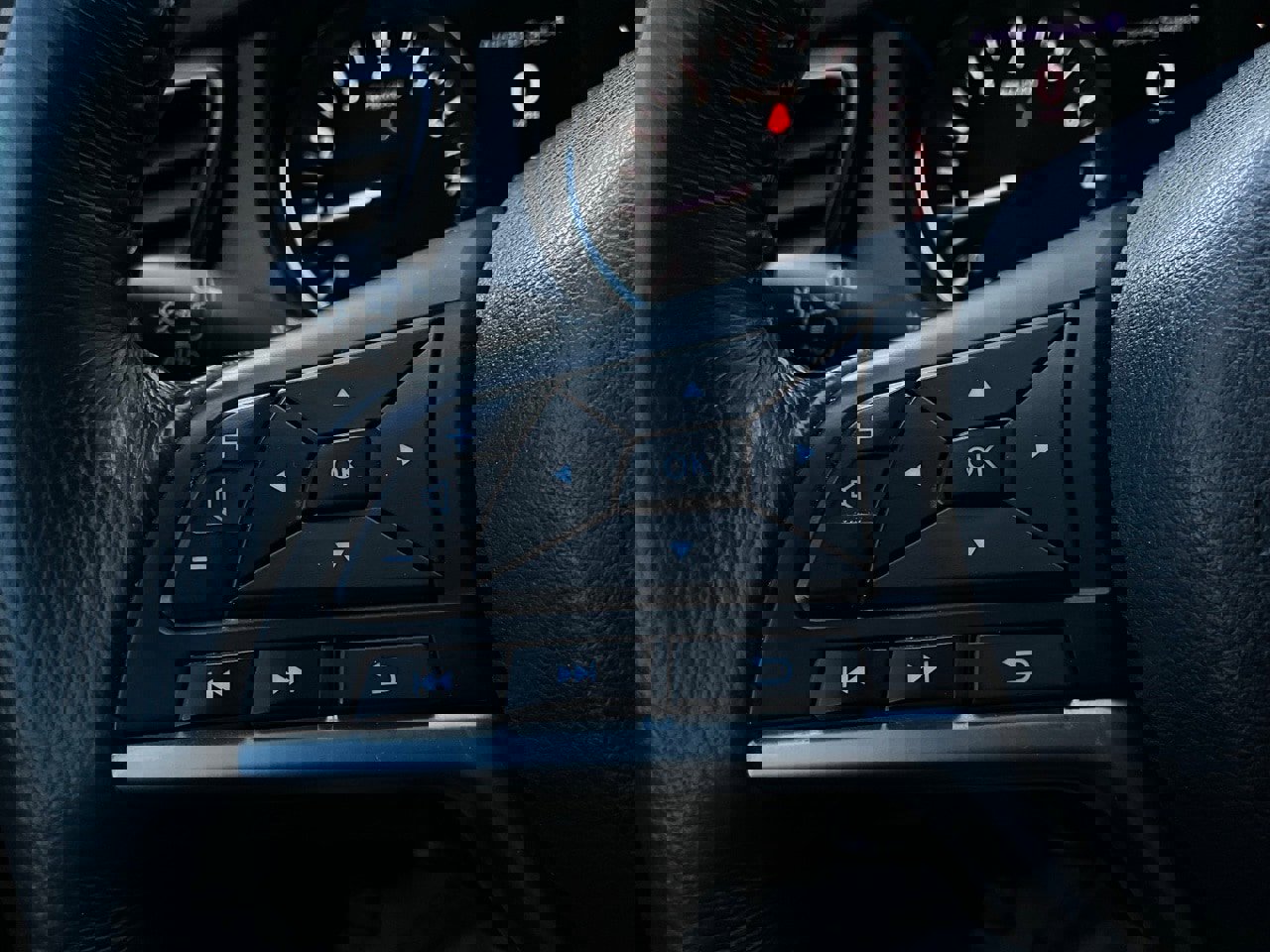 Used 2018 Nissan Rogue SV image 32