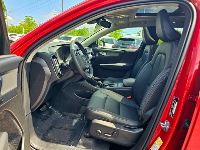 Used 2024 Volvo XC40 B5 Core AWD/4WD image 17