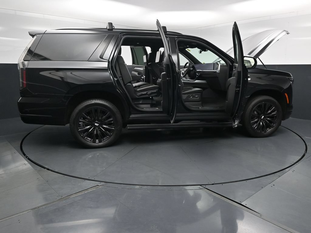 Used 2025 Cadillac Escalade Sport w/ LPO, ONYX Package AWD/4WD image 31
