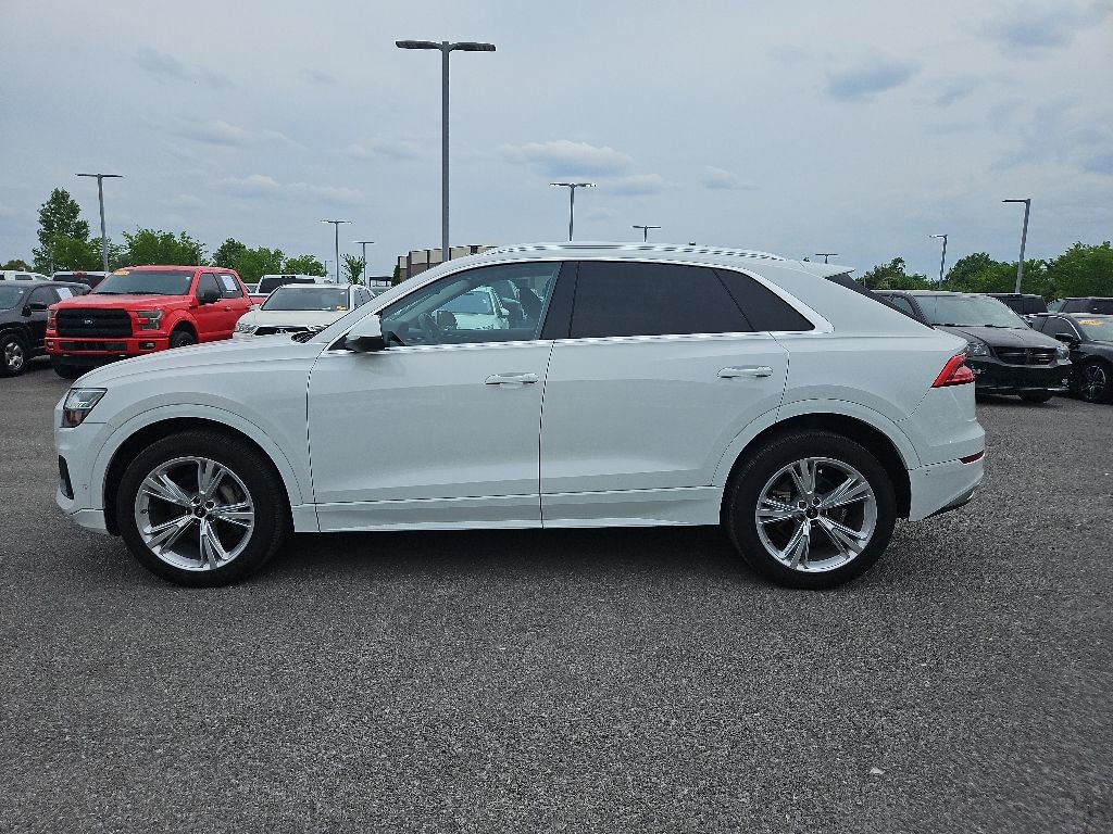 Used 2023 Audi Q8 Premium w/ Convenience Package AWD/4WD image 4