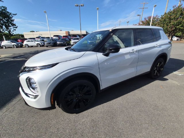 New 2026 Mitsubishi Outlander LE FWD image 7
