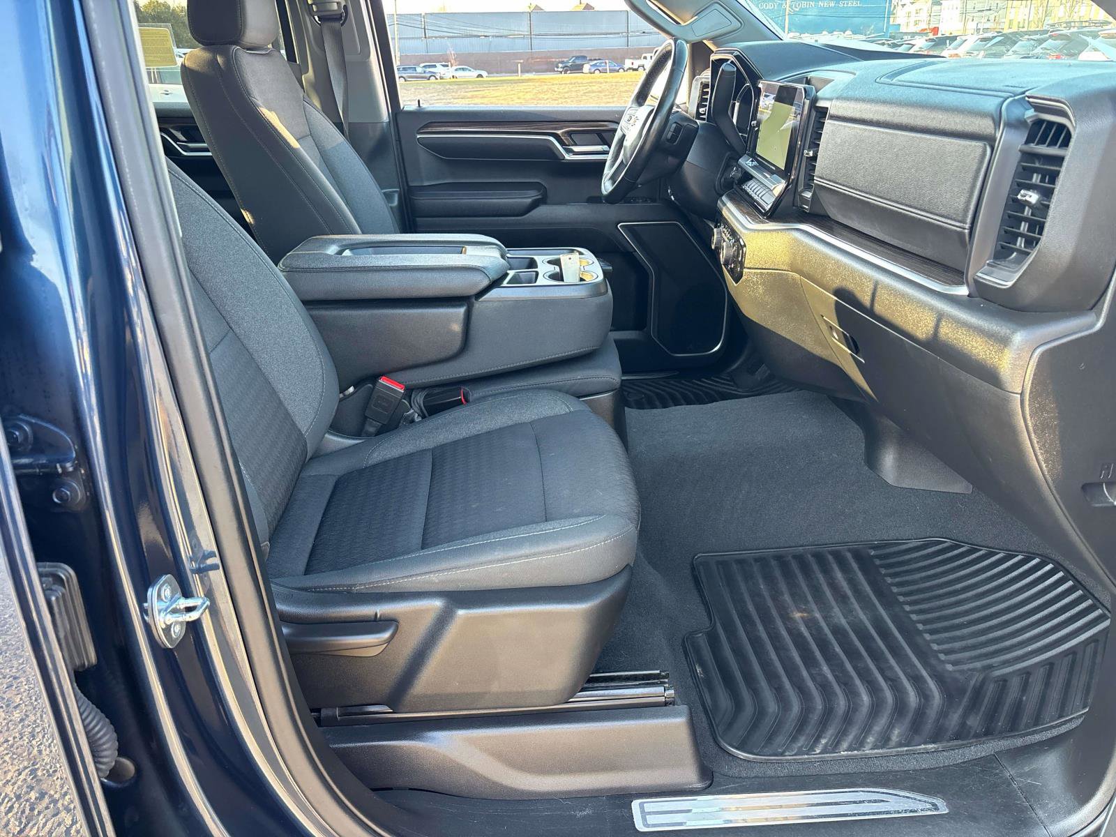 Used 2023 Chevrolet Silverado 1500 LT image 11