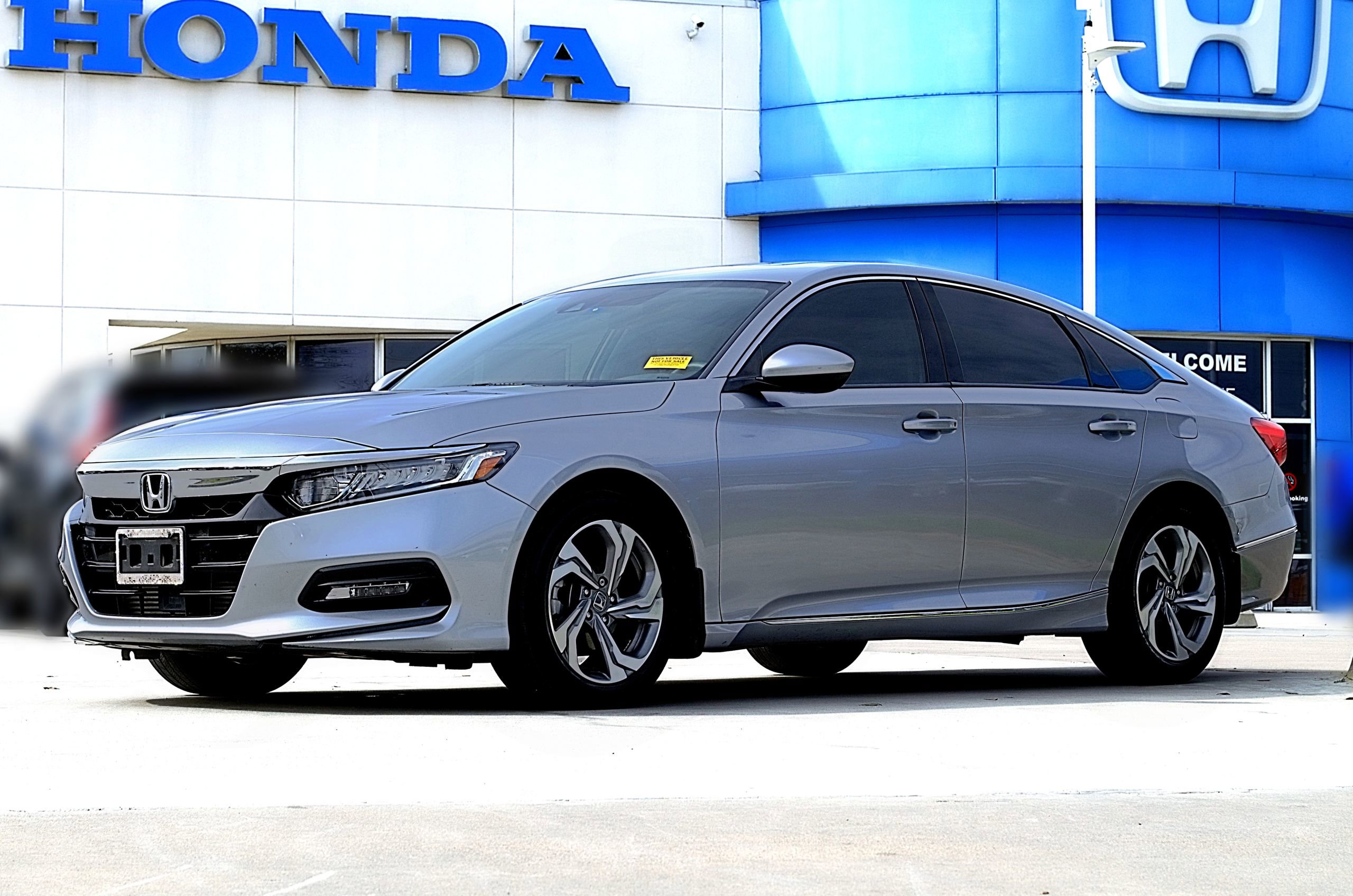 Used 2018 Honda Accord EX image 1