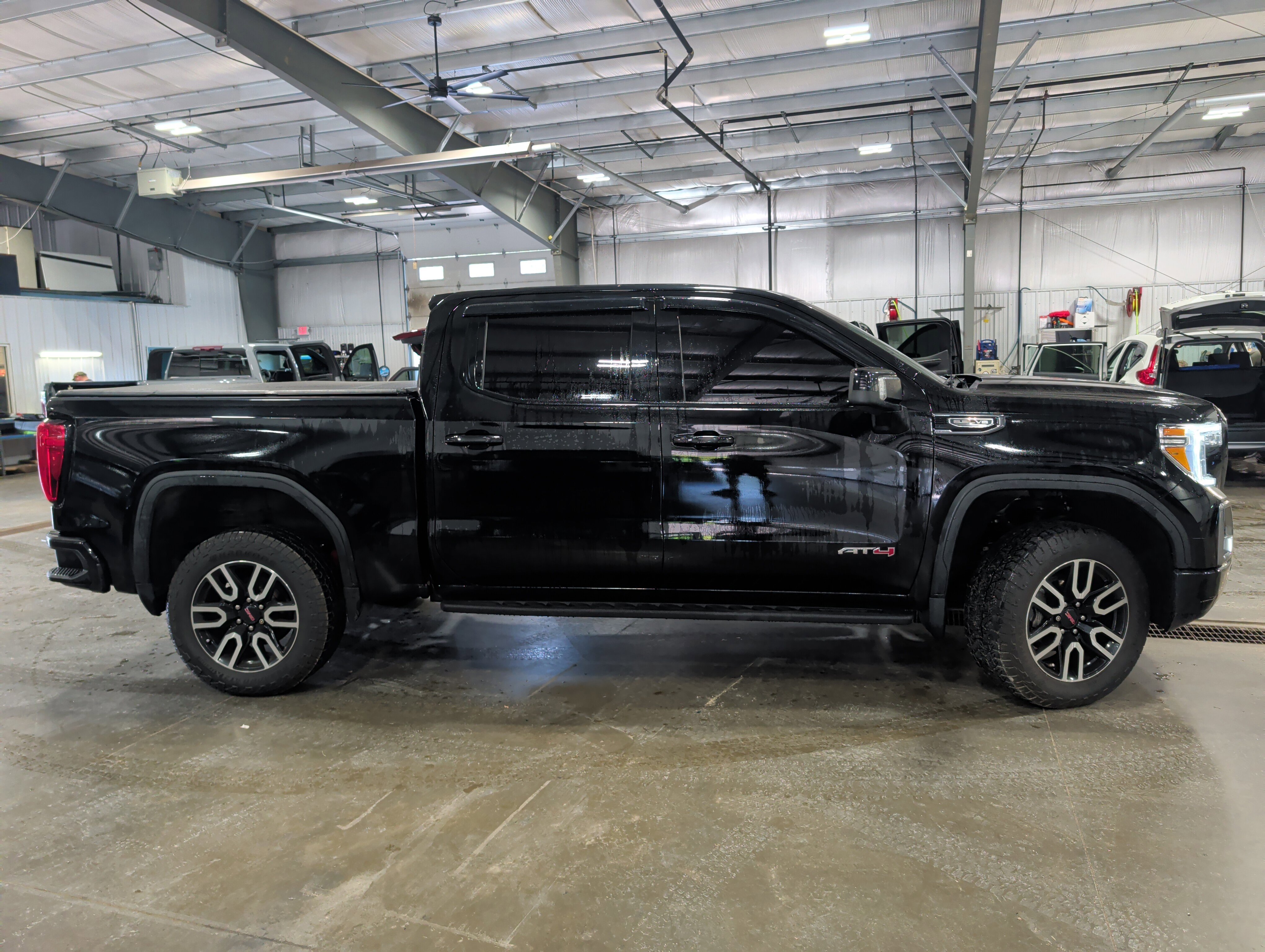 Used 2021 GMC Sierra 1500 AT4 w/ AT4 Premium Package AWD/4WD image 2