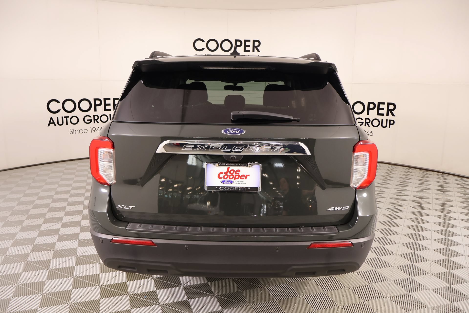 Used 2023 Ford Explorer XLT AWD/4WD image 22