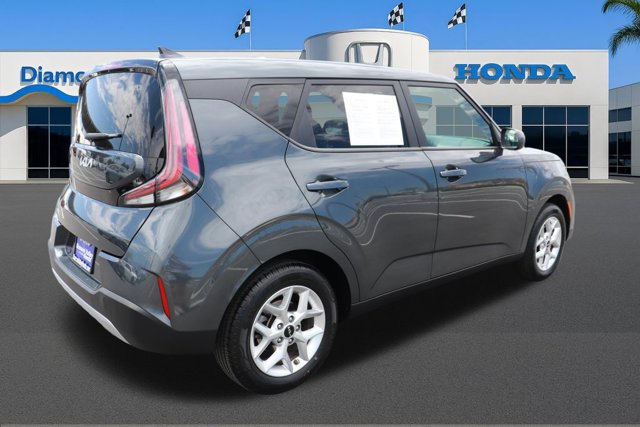 Used 2025 Kia Soul LX w/ LX Technology Package FWD image 7