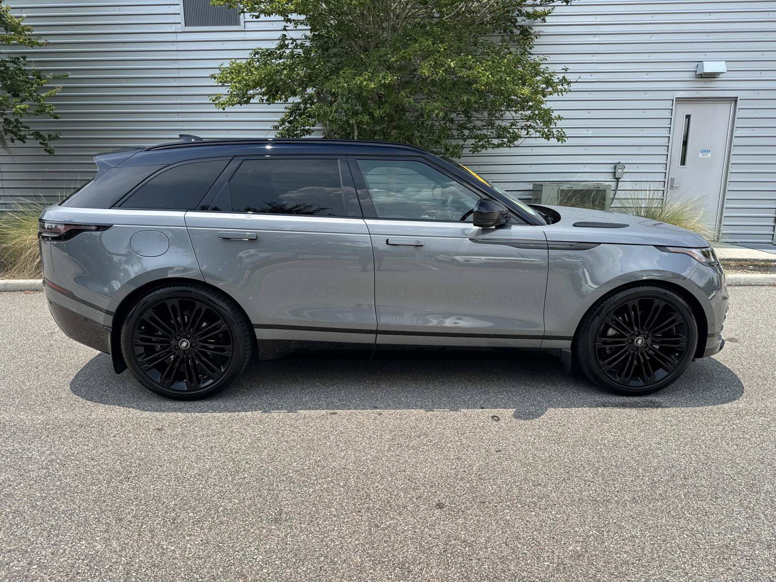 Certified 2026 Land Rover Range Rover Velar Dynamic SE AWD/4WD image 5