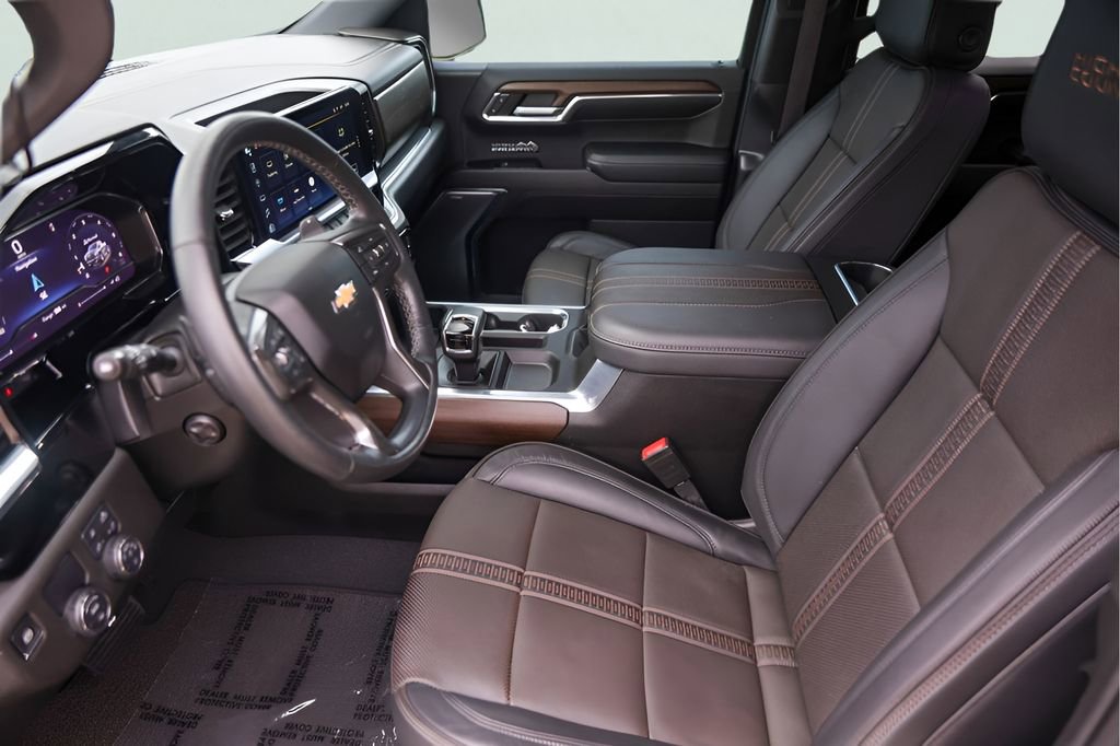 Used 2024 Chevrolet Silverado 1500 High Country RWD image 12