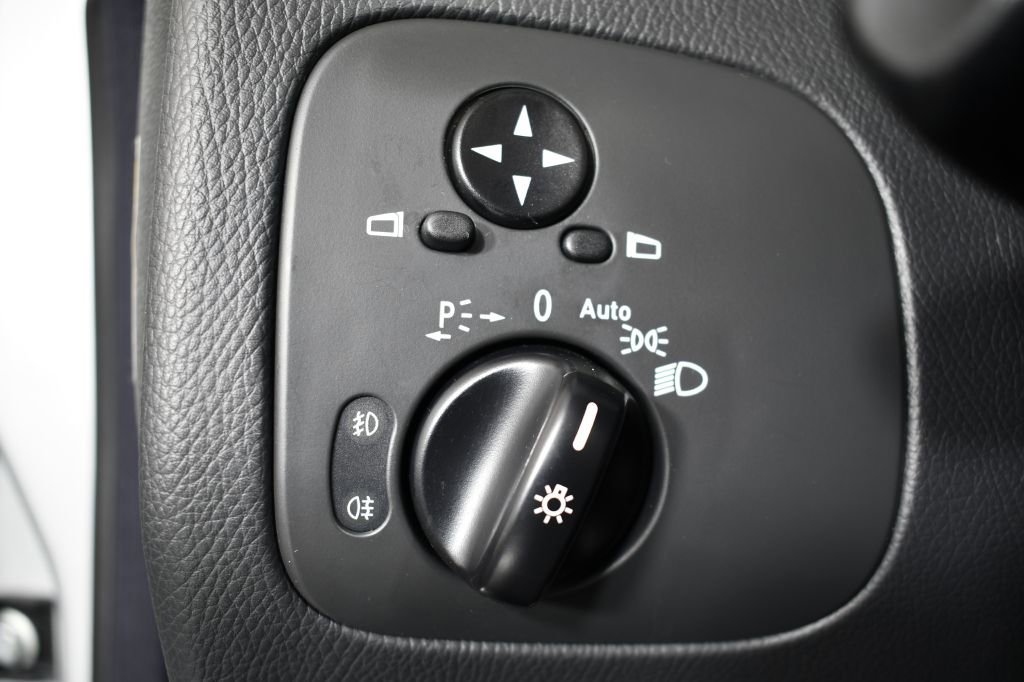 Used 2005 Mercedes-Benz CLK 500 Cabriolet image 46