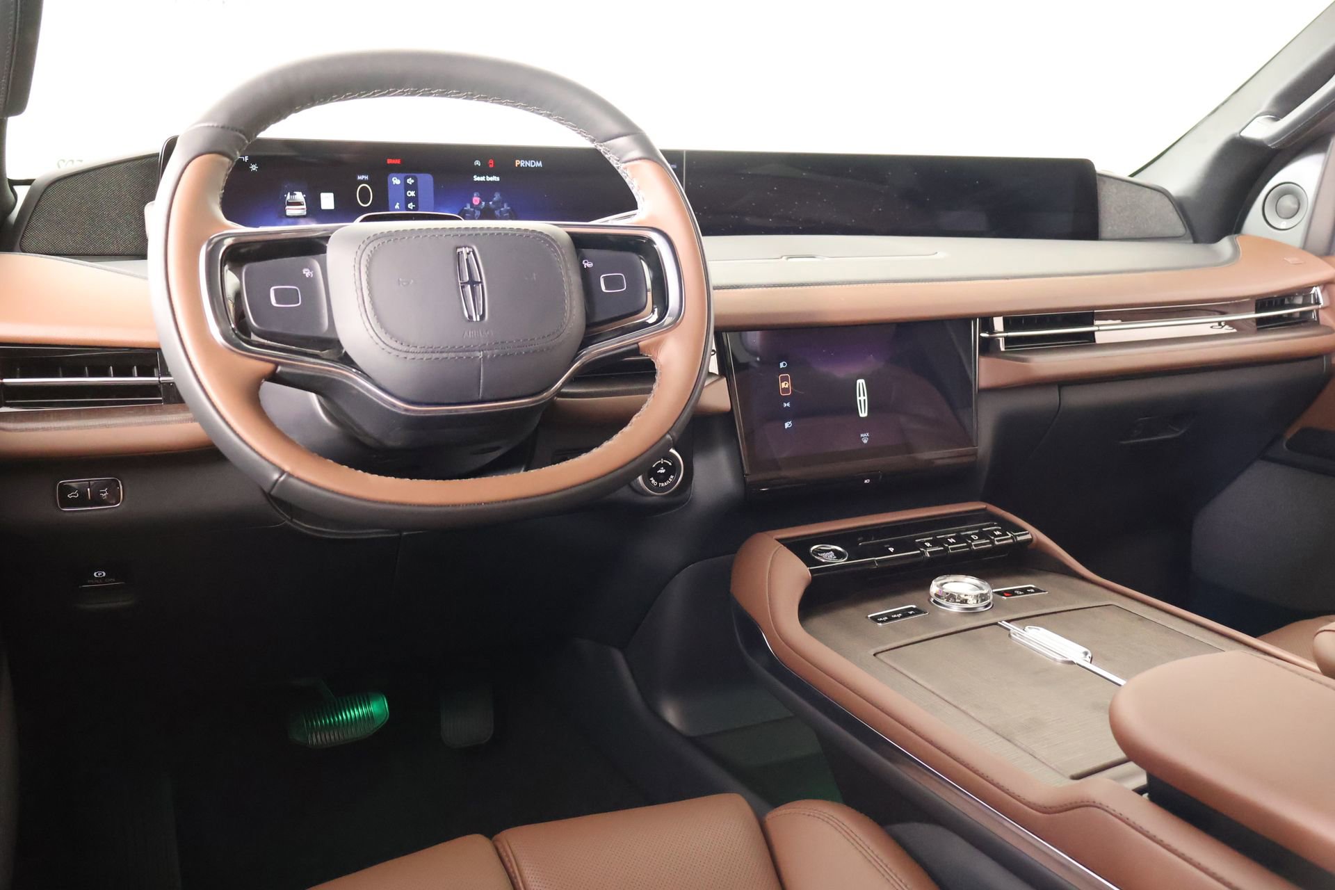 New 2026 Lincoln Navigator Reserve AWD/4WD image 2