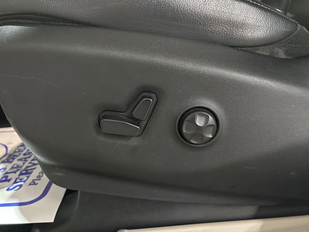 Used 2017 Chrysler Pacifica Touring-L image 19