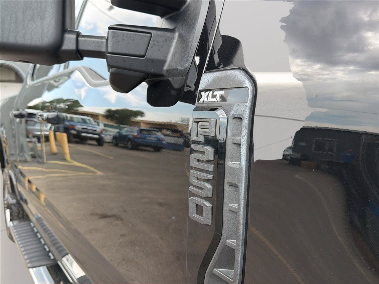 Used 2024 Ford F250 4x4 Crew Cab Super Duty image 12