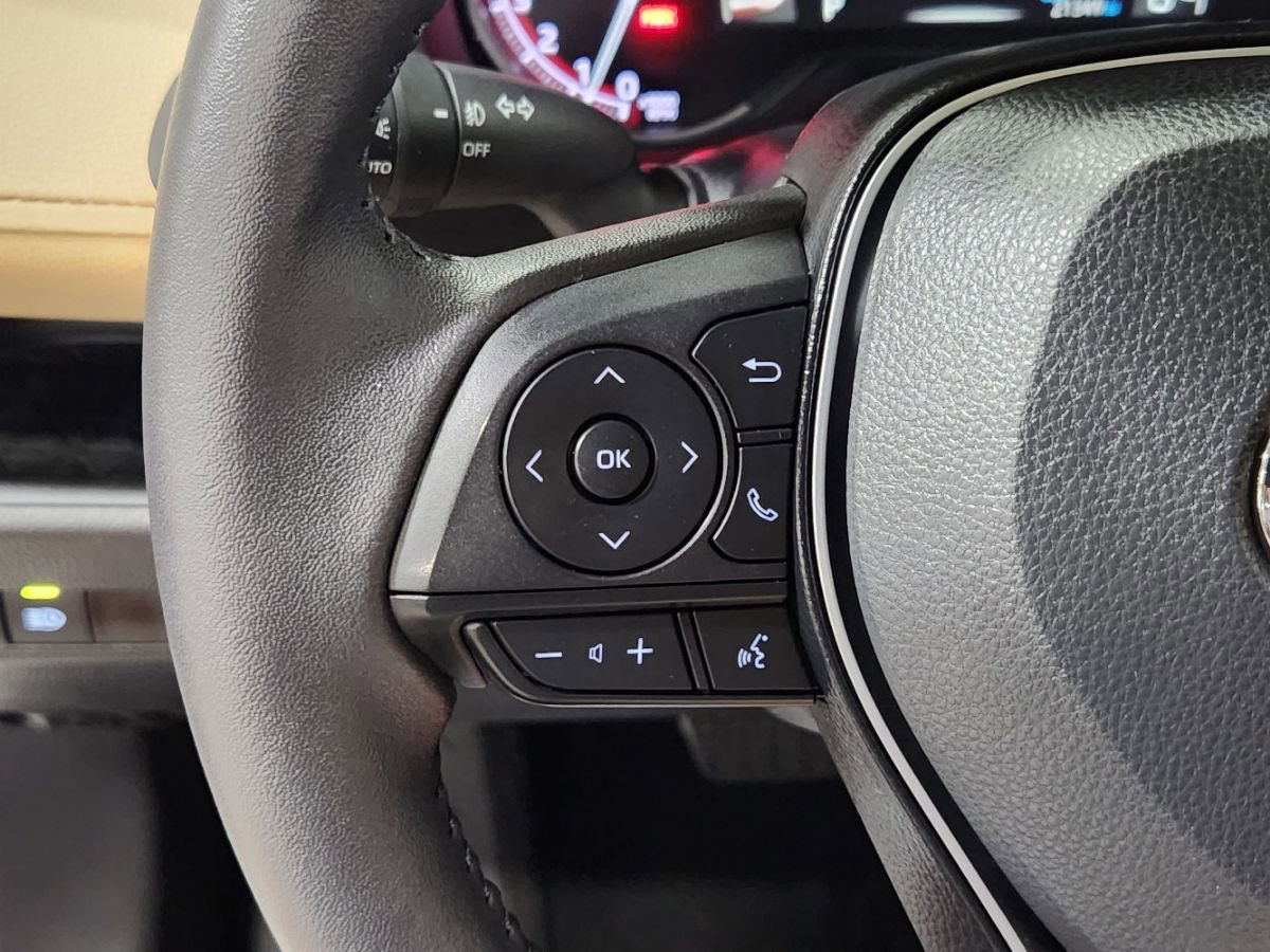 Used 2024 Toyota RAV4 XLE Premium image 46