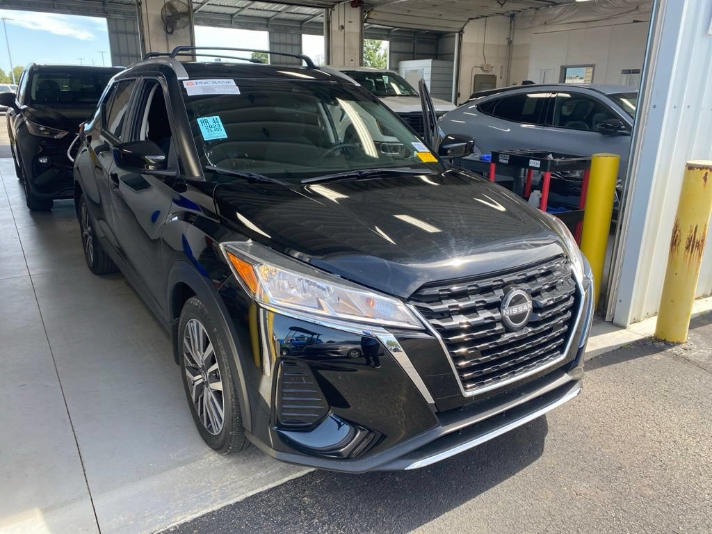 Used 2023 Nissan Kicks SV w/ Exterior Package