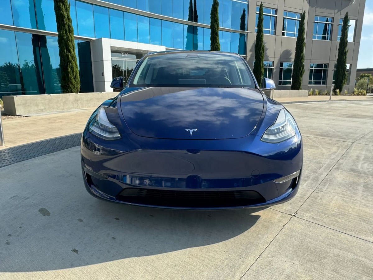Used 2023 Tesla Model Y Long Range AWD/4WD image 2
