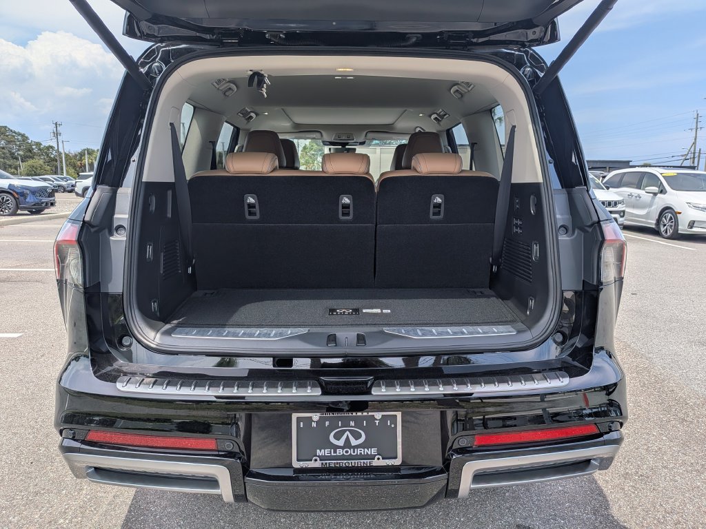 New 2027 INFINITI QX80 Luxe w/ Exterior Package RWD image 13