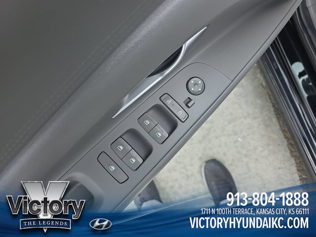Used 2024 Hyundai Elantra SEL FWD image 11