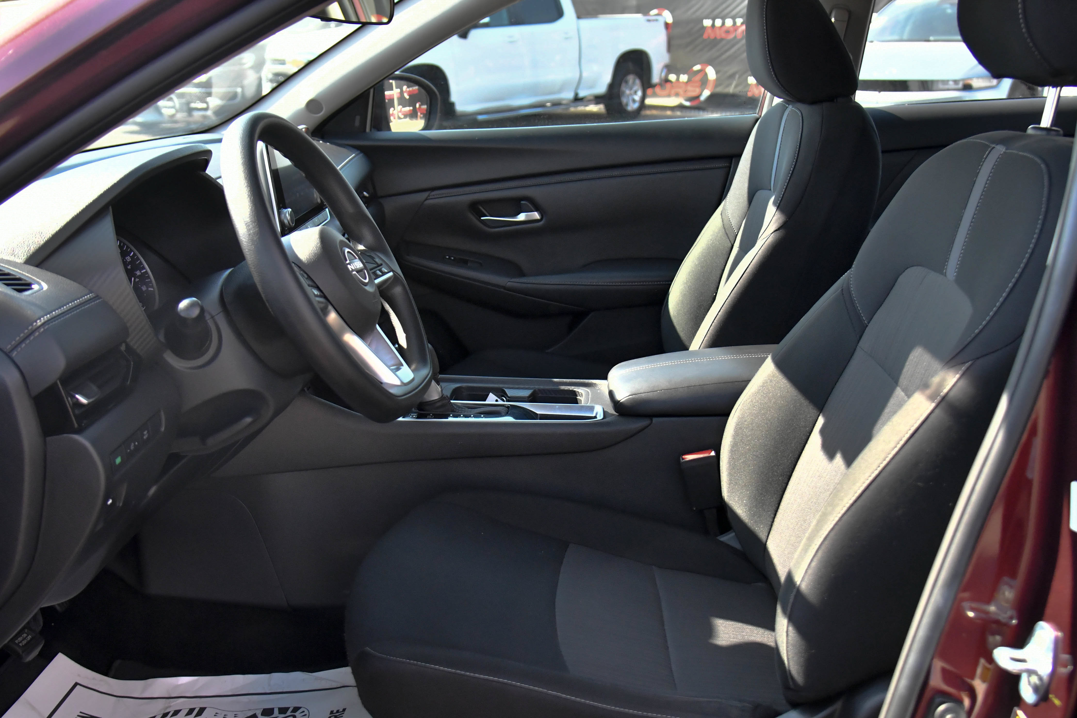 Used 2025 Nissan Sentra SV FWD image 16