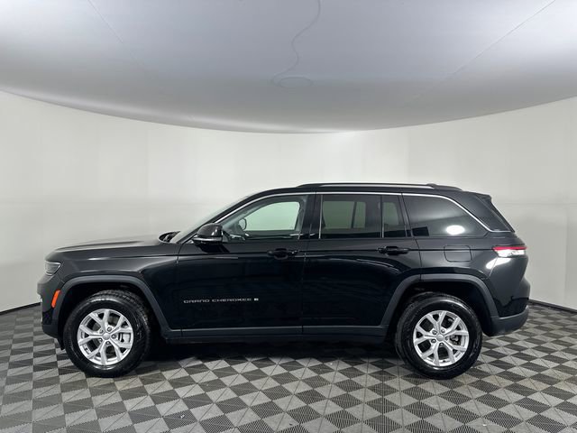 Certified 2023 Jeep Grand Cherokee Limited image 3