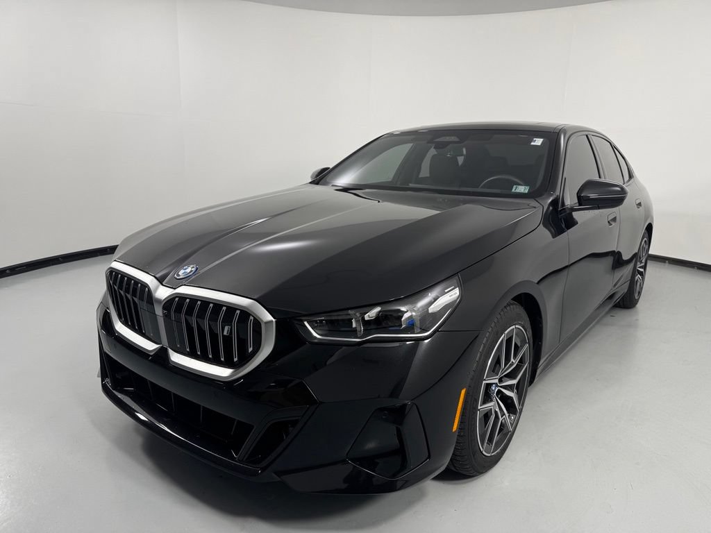 Used 2025 BMW i5 xDrive40 w/ M Sport Package AWD/4WD image 4