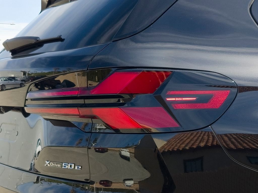New 2026 BMW X5 xDrive50e w/ M Sport Package image 4