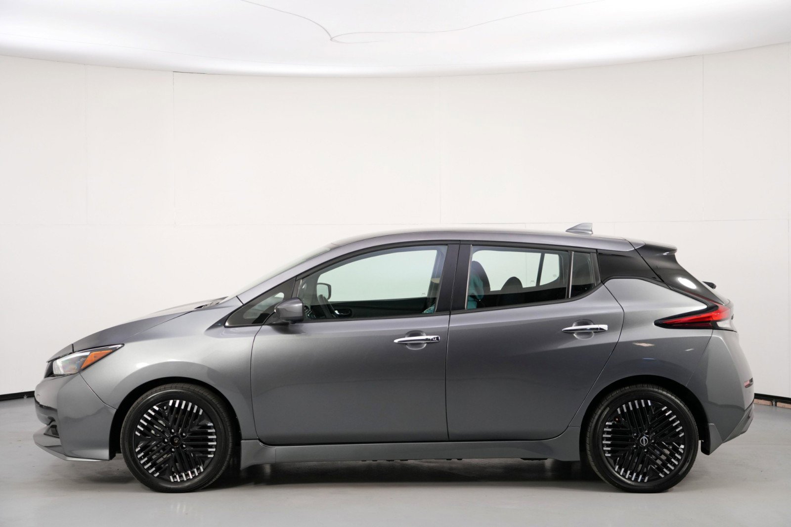 Used 2024 Nissan Leaf SV Plus image 8