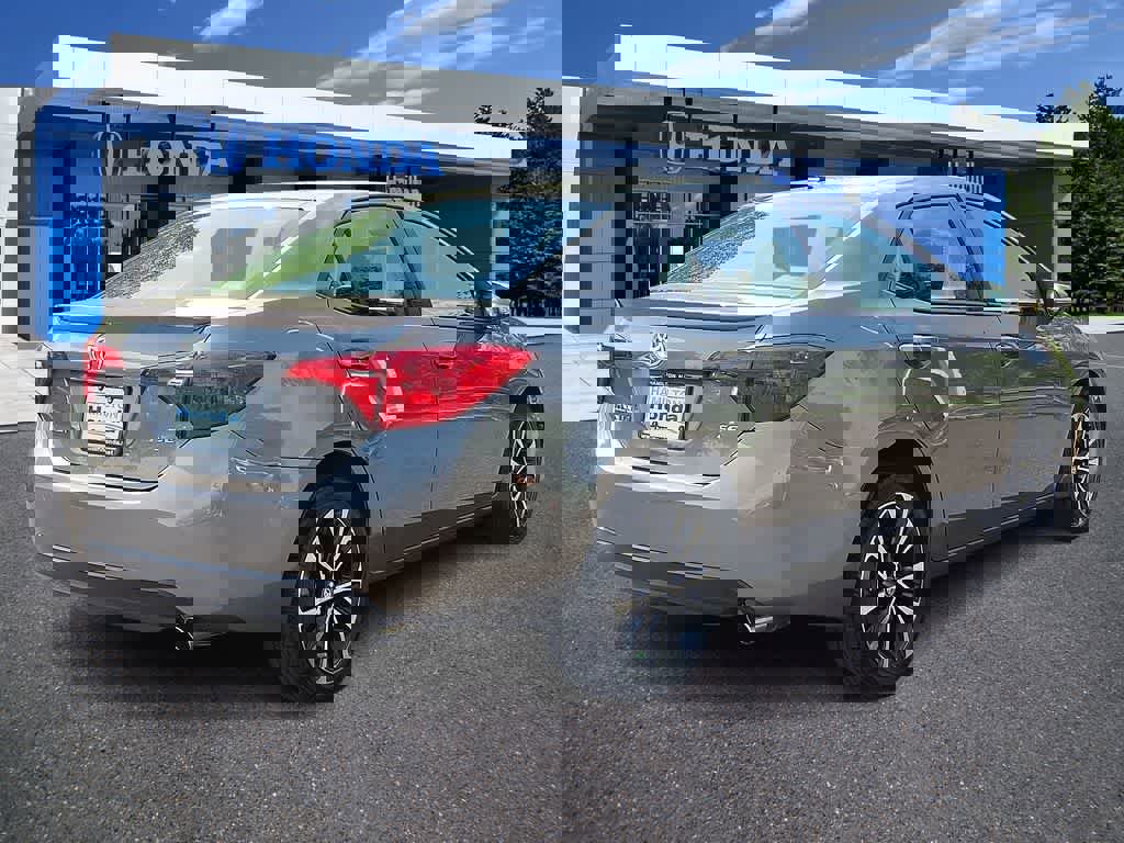 Used 2017 Toyota Corolla SE w/ SE Premium Package FWD image 24