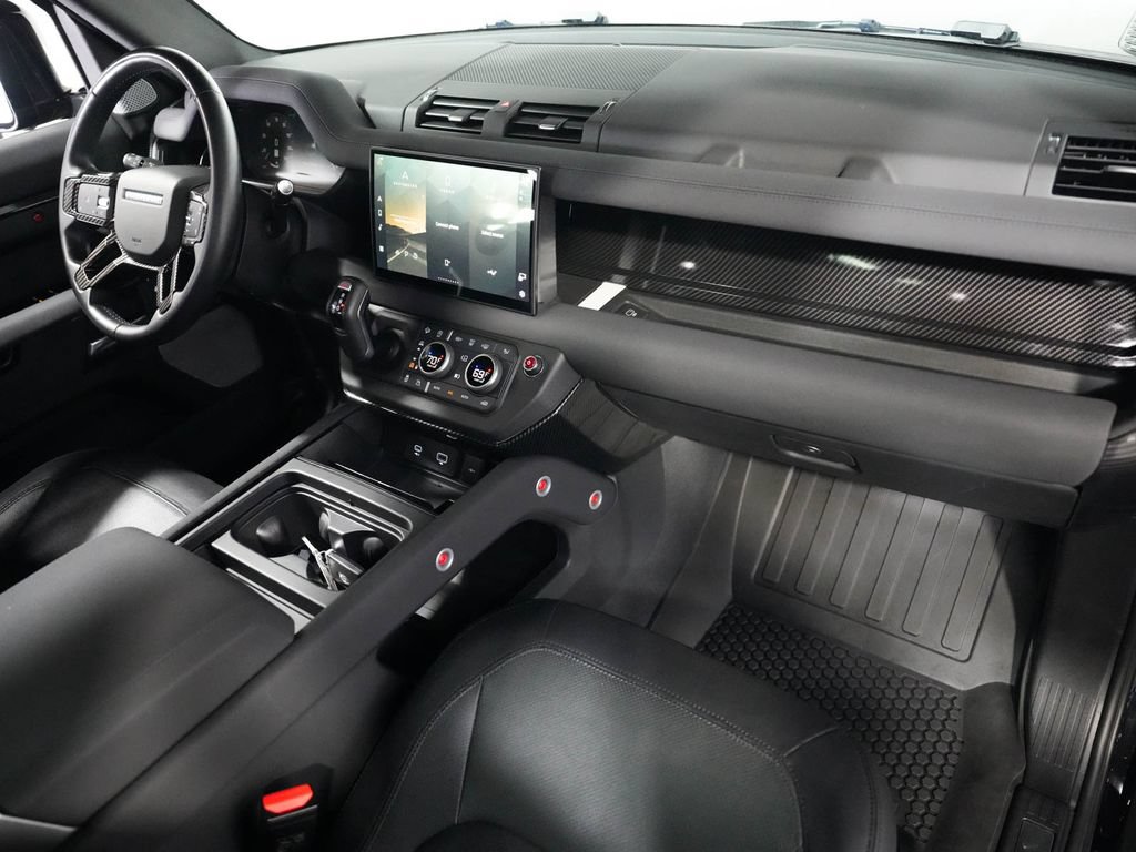 Used 2023 Land Rover Defender 130 X-Dynamic SE AWD/4WD image 41