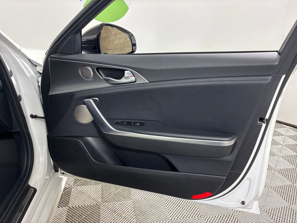 Used 2020 Kia Stinger GT1 image 30