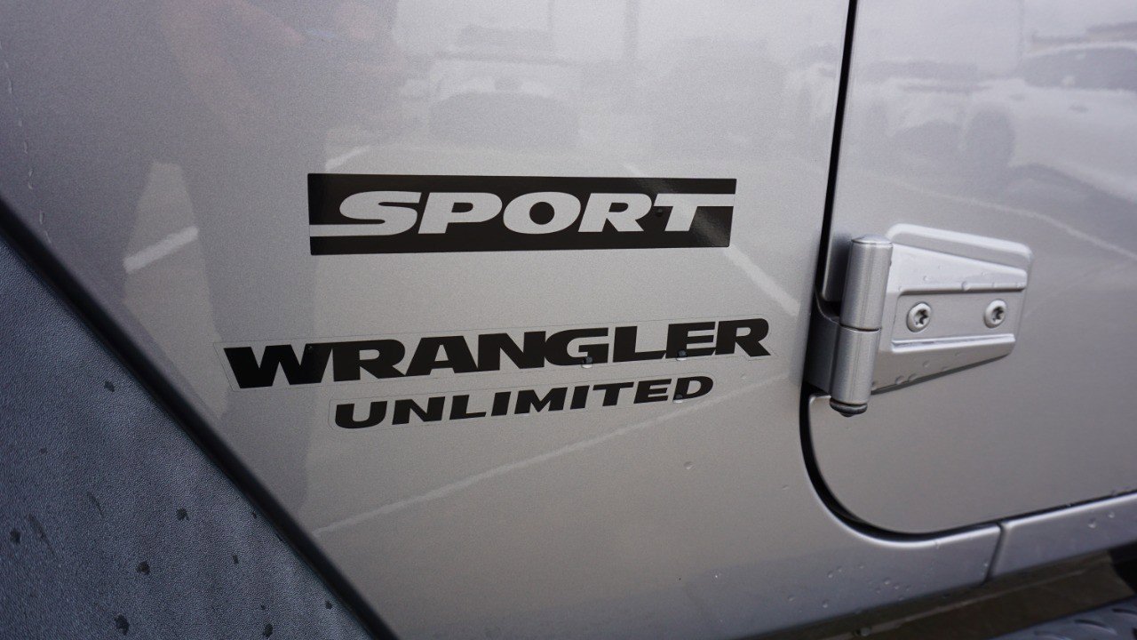 Used 2016 Jeep Wrangler Unlimited Sport w/ Connectivity Group image 13