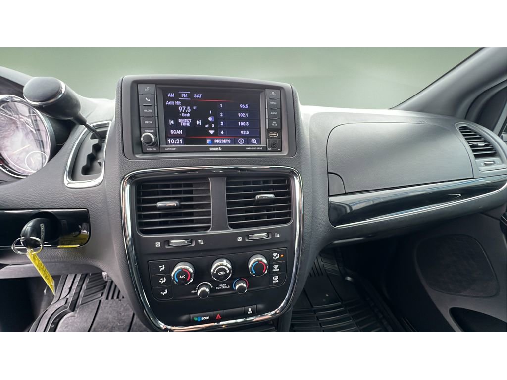 Used 2018 Dodge Grand Caravan SE FWD image 17