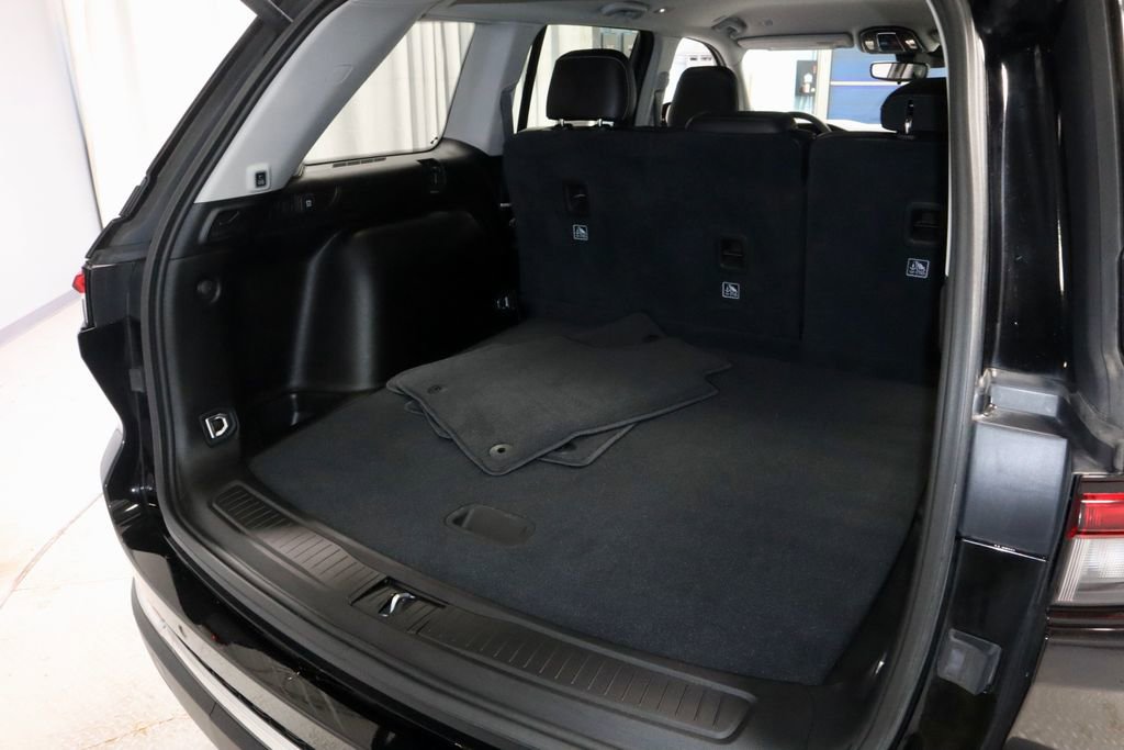 Used 2023 Jeep Grand Cherokee Limited image 16