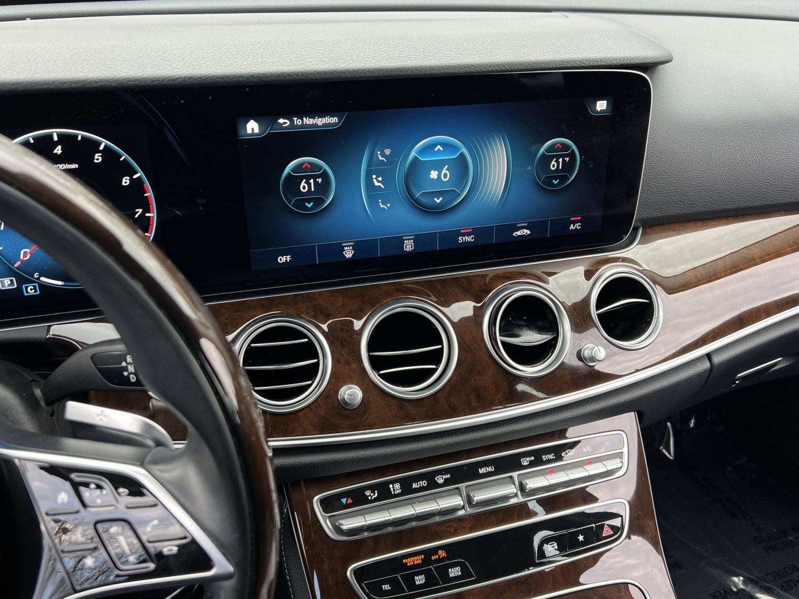 Certified 2023 Mercedes-Benz E 350 4MATIC Sedan w/ Premium Package image 19