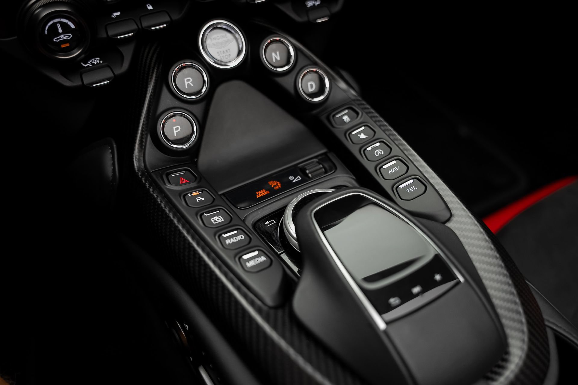 Used 2023 Aston Martin V8 Vantage Roadster RWD image 52