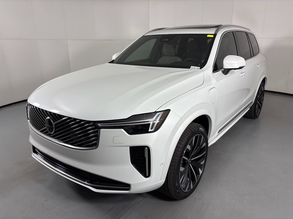 New 2026 Volvo XC90 T8 Plus w/ Protection Package AWD/4WD image 4