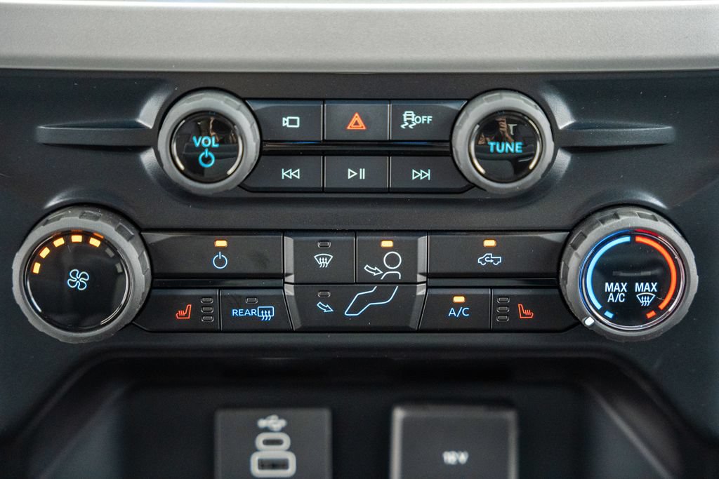 New 2026 Ford F250 XLT w/ XLT Premium Package AWD/4WD image 27