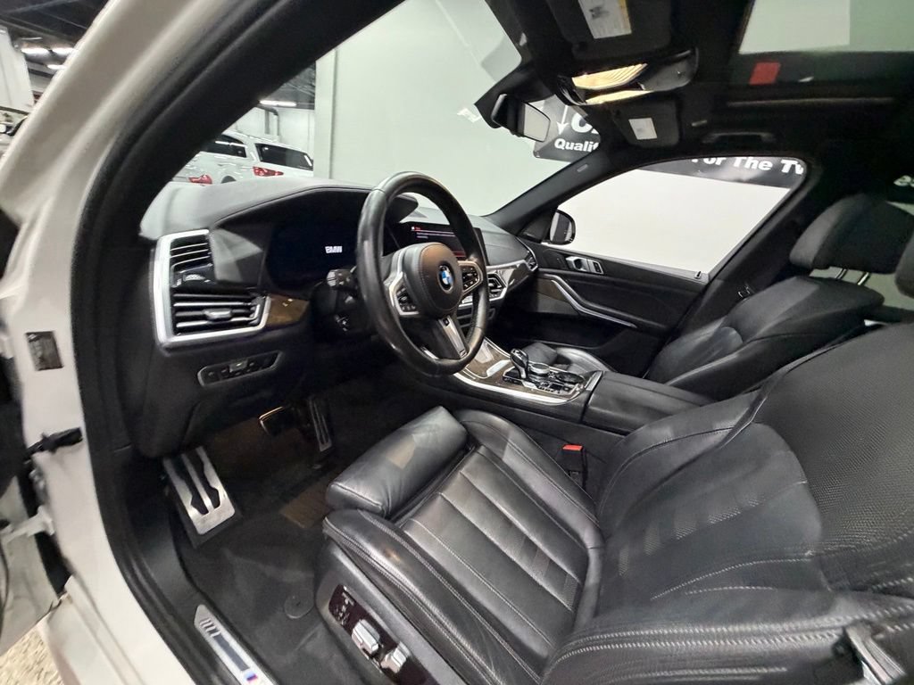 Used 2021 BMW X5 xDrive40i w/ M Sport Package AWD/4WD image 18
