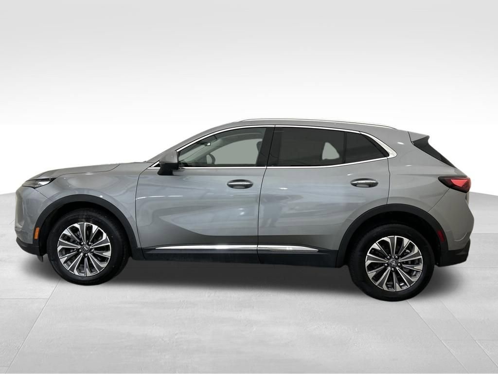 Used 2025 Buick Envision Preferred AWD/4WD image 2
